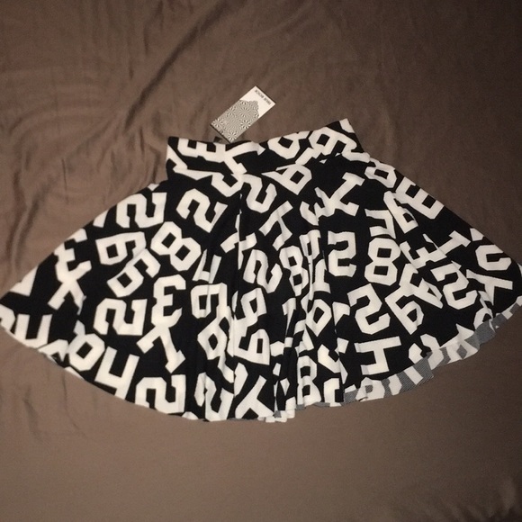 NEW Women’s True Rock Circle Skirt - Picture 2 of 3